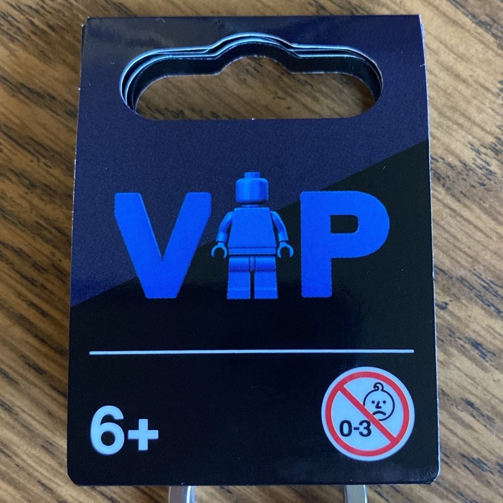 Lego VIP Mini Figure 854090 Keychain - Picture 8 of 13